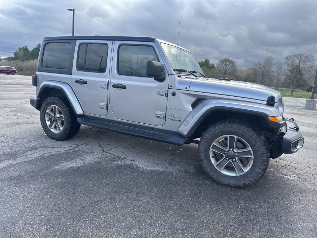 Used 2018 Jeep Wrangler Unlimited Sahara AWD/4WD image 12