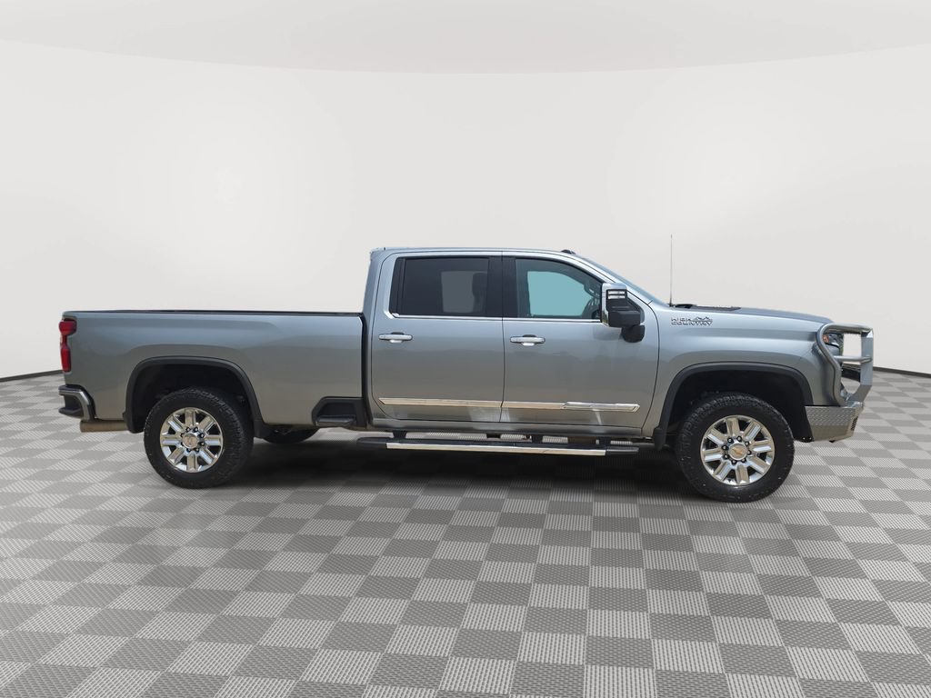 Used 2024 Chevrolet Silverado 3500 High Country w/ Technology Package AWD/4WD image 7