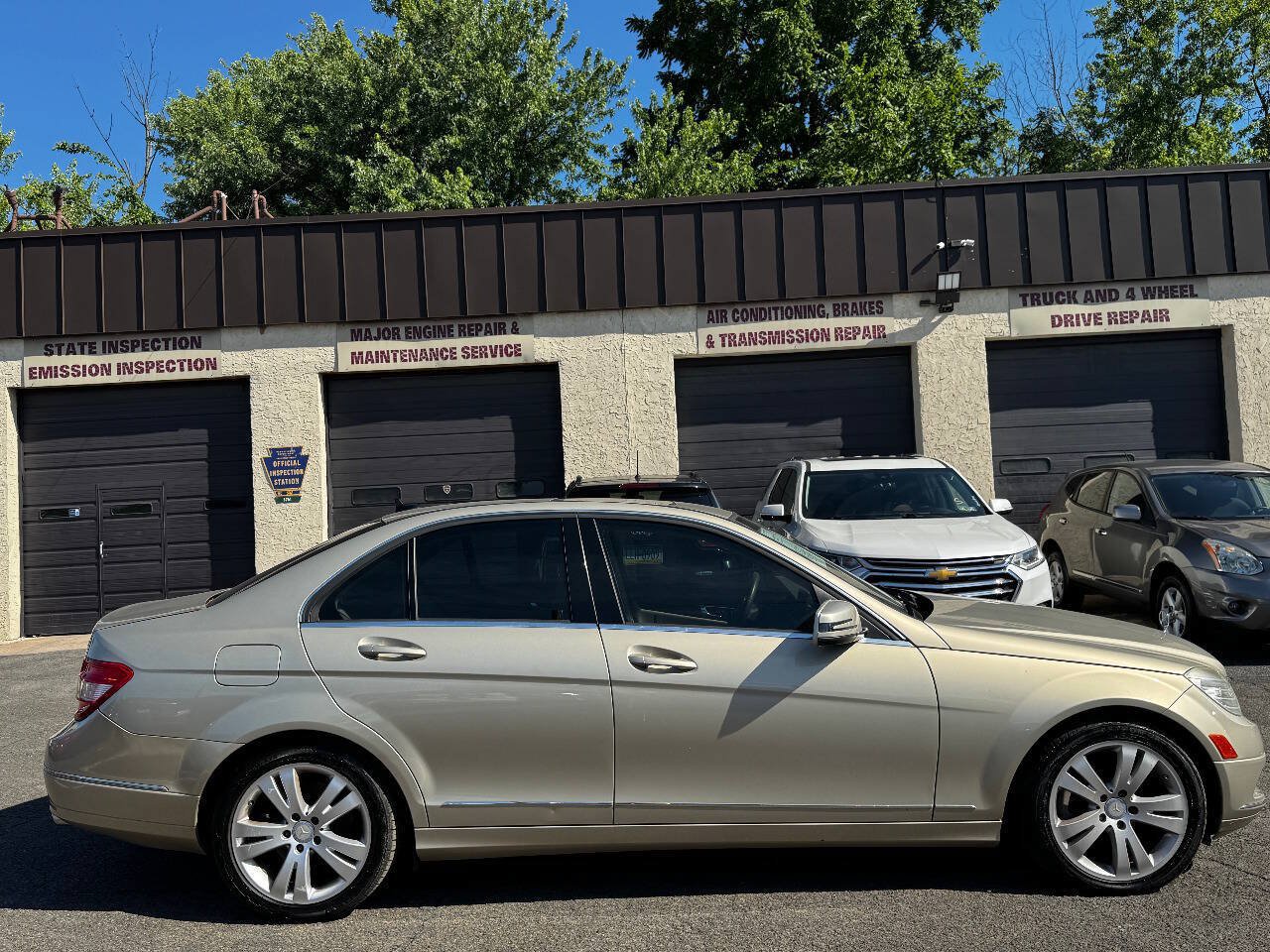 Used 2010 Mercedes-Benz C 300 4MATIC Sedan image 7