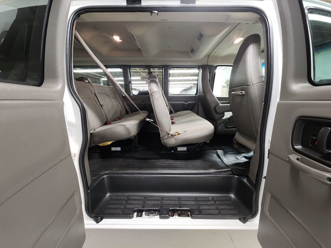 Used 2018 GMC Savana 3500 LT w/ LT Preferred Equipment Group image 15