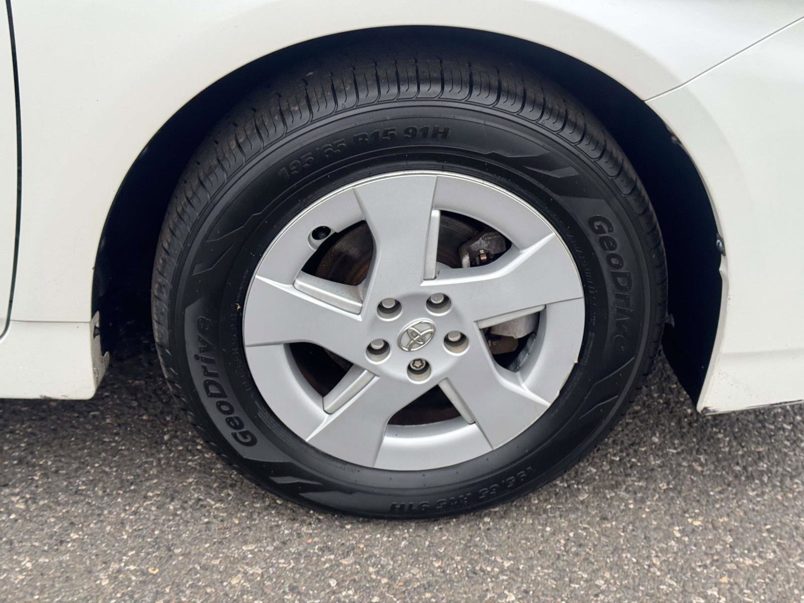 Used 2011 Toyota Prius Three image 8