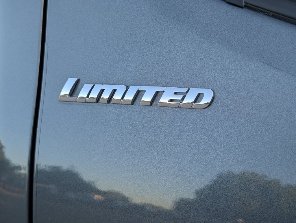 Used 2023 Toyota Tacoma Limited AWD/4WD image 33