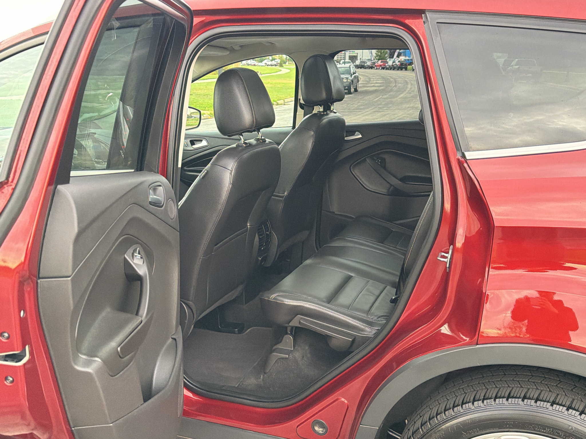 Used 2016 Ford Escape Titanium AWD/4WD image 34
