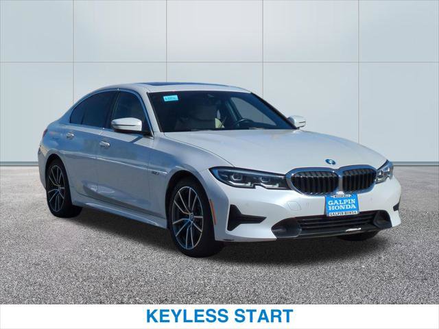 Used 2022 BMW 330e w/ Driving Assistance Package image 4