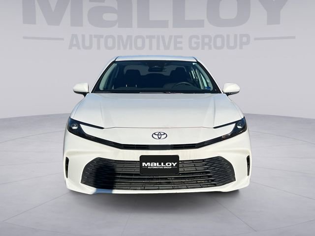Used 2025 Toyota Camry LE image 8