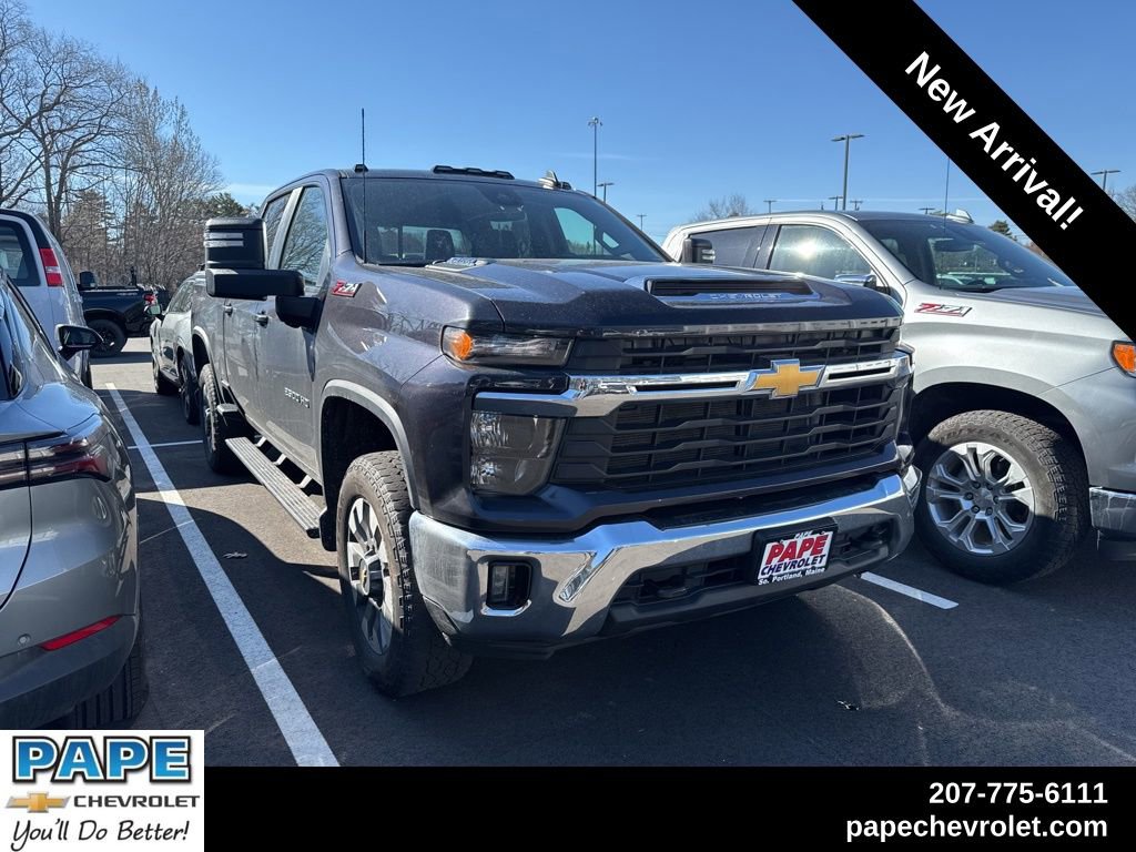 Used 2024 Chevrolet Silverado 2500 LT AWD/4WD image 1