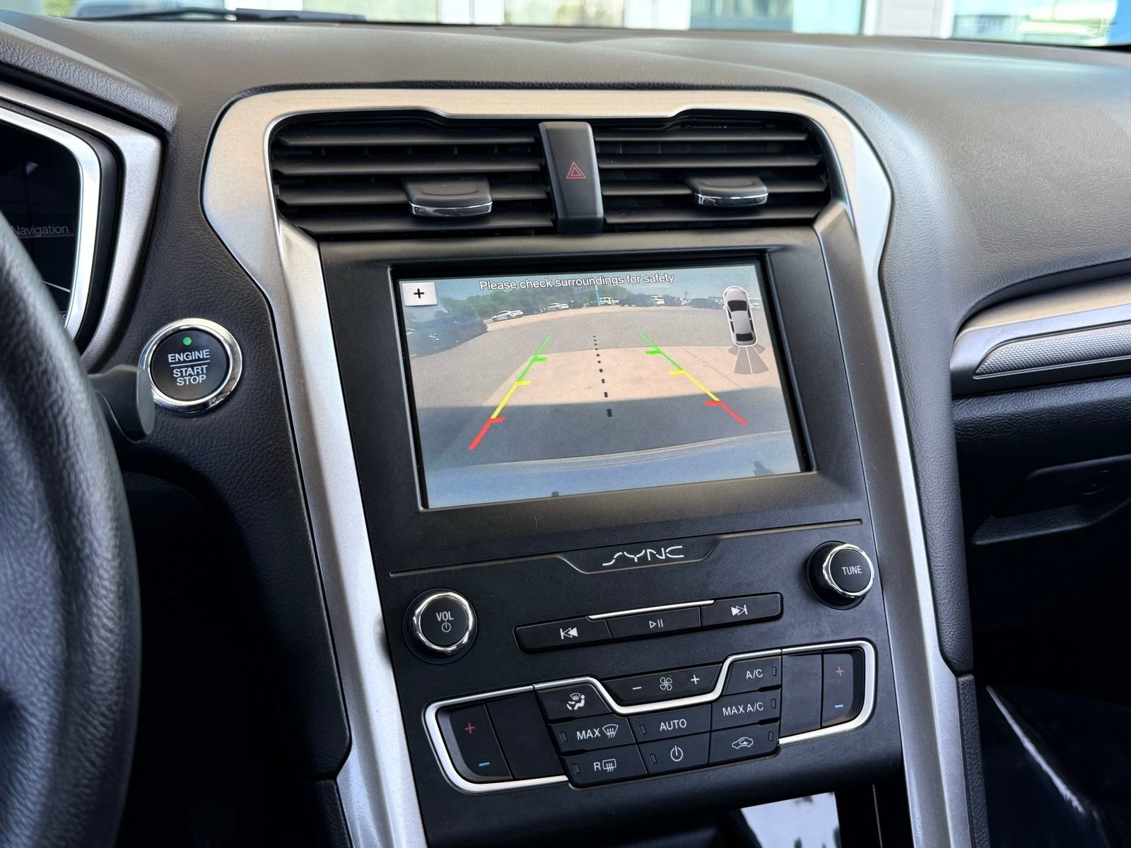 Used 2019 Ford Fusion SE image 32