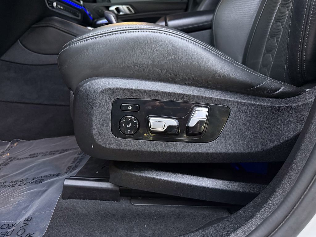 Used 2021 BMW X6 M w/ Executive Package image 16