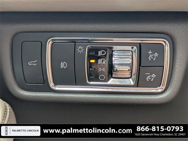 Used 2020 Lincoln Aviator Reserve w/ Equipment Group 201A image 29