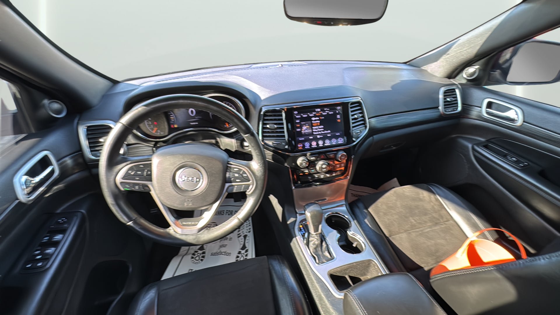 Used 2019 Jeep Grand Cherokee Altitude RWD image 14