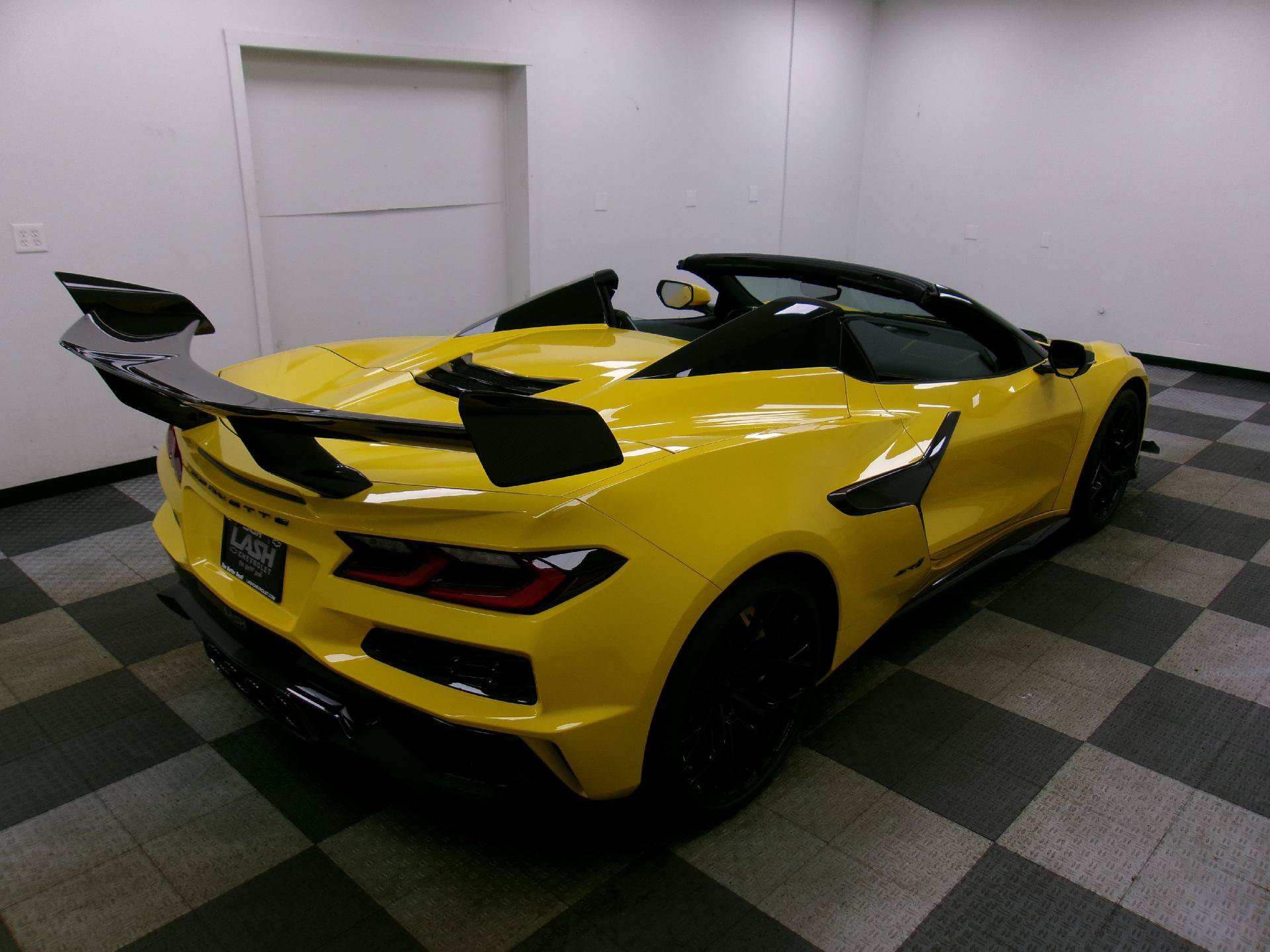 New 2026 Chevrolet Corvette ZR1 w/ ZR1 Carbon Fiber Aero Package RWD image 4