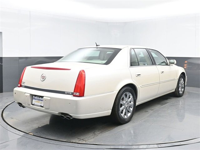 Used 2008 Cadillac DTS w/ Sun And Sound Package image 14
