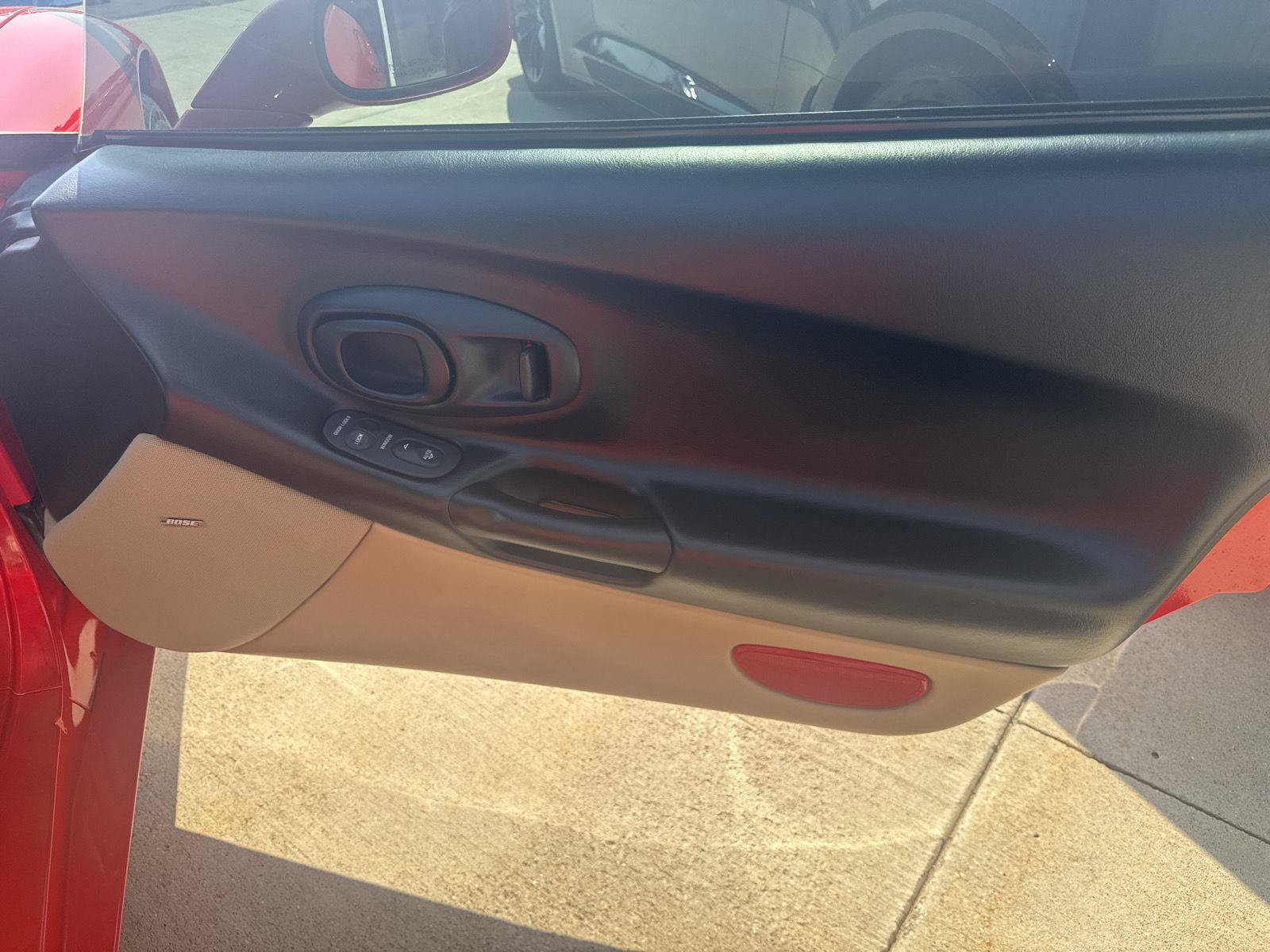 Used 1998 Chevrolet Corvette Coupe w/ Memory Pkg RWD image 12