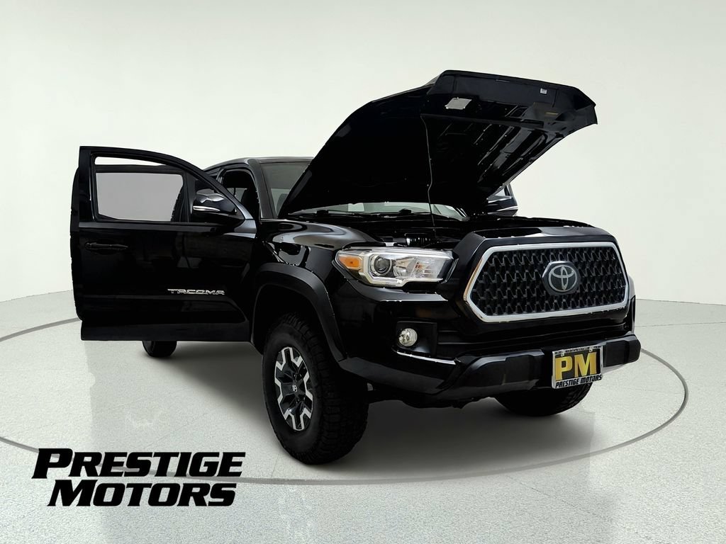 Used 2018 Toyota Tacoma TRD Off-Road w/ Technology Package AWD/4WD image 11