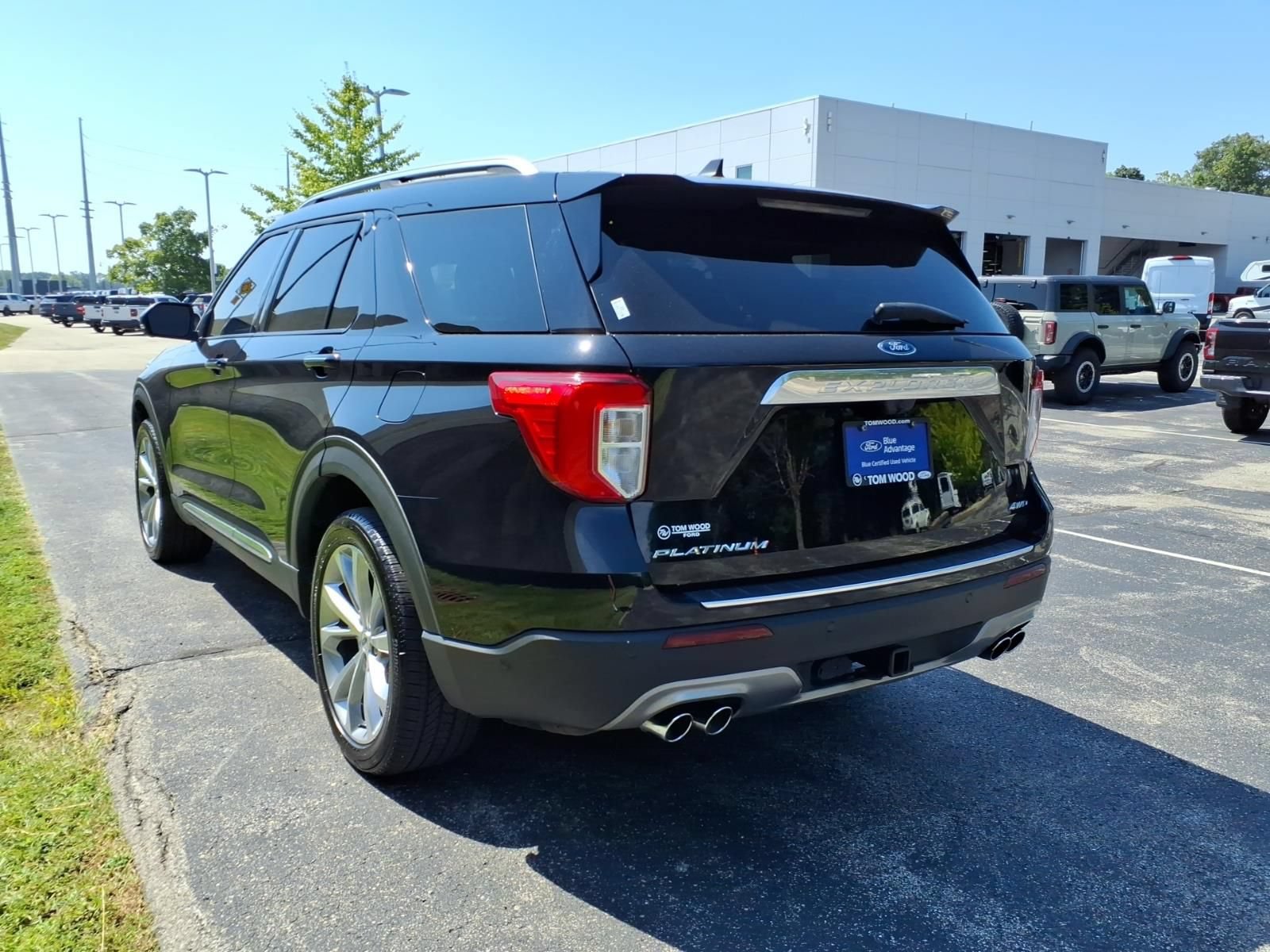 Used 2021 Ford Explorer Platinum w/ Equipment Group 601A AWD/4WD image 8