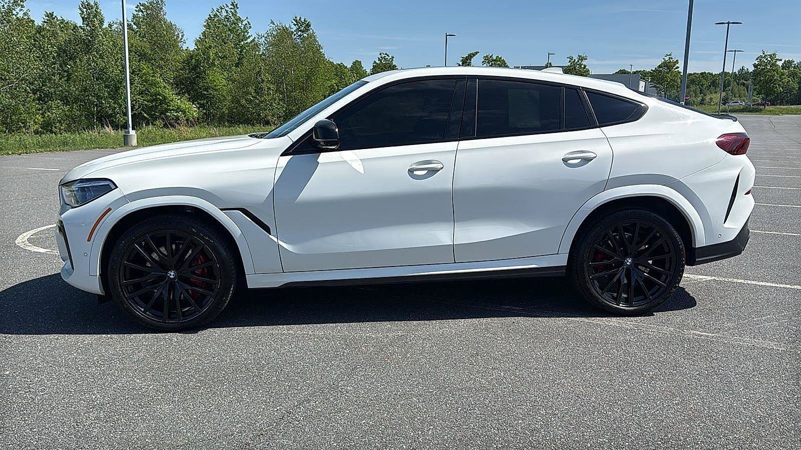 Used 2022 BMW X6 xDrive40i w/ Executive Package AWD/4WD image 11