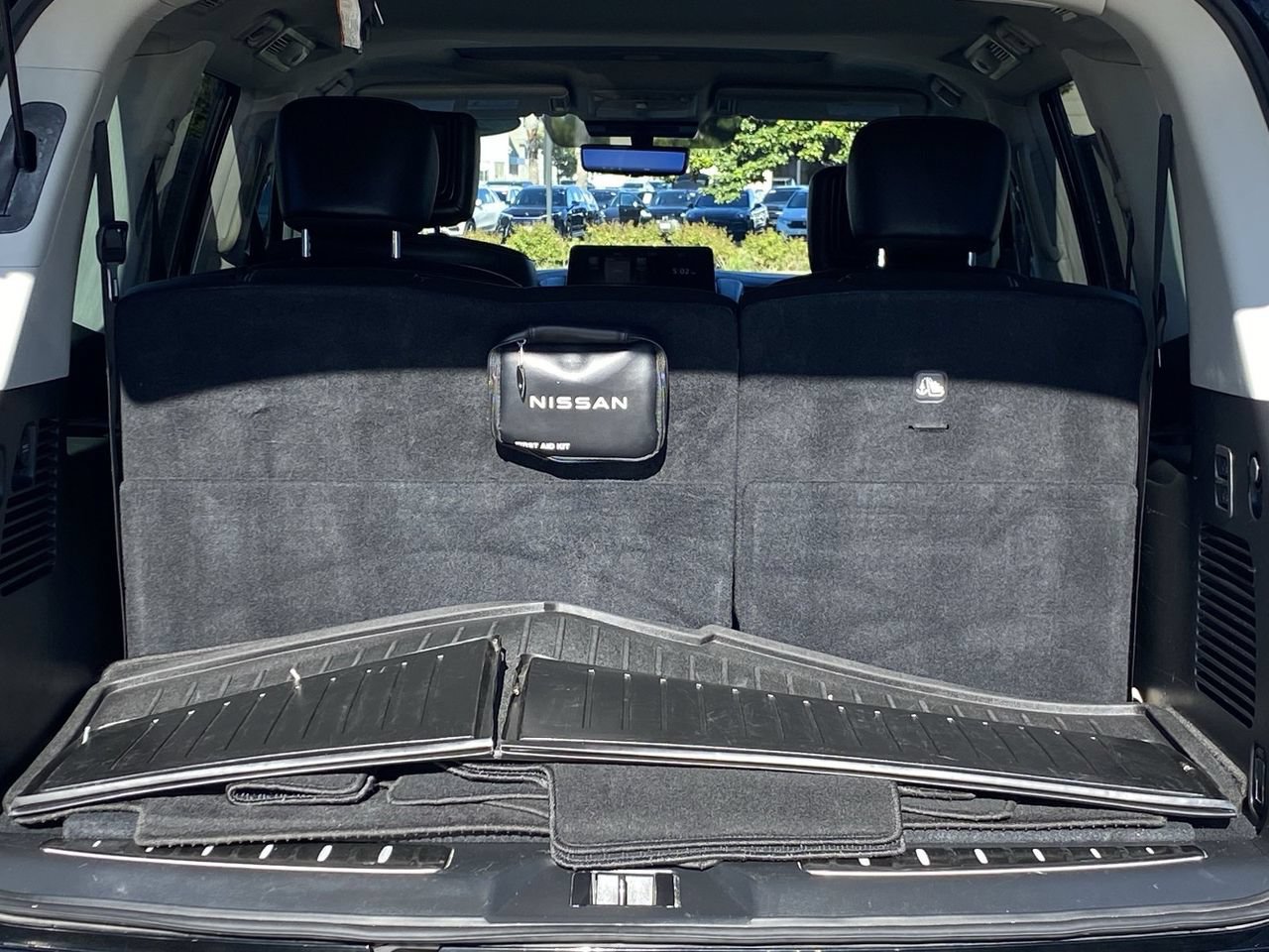 Used 2023 Nissan Armada Platinum w/ Captain's Chairs Package RWD image 14