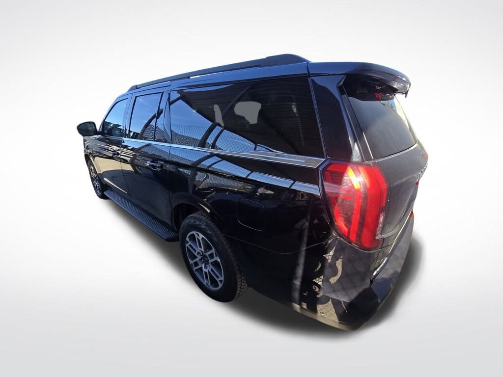 Used 2025 Ford Expedition Max Active image 6