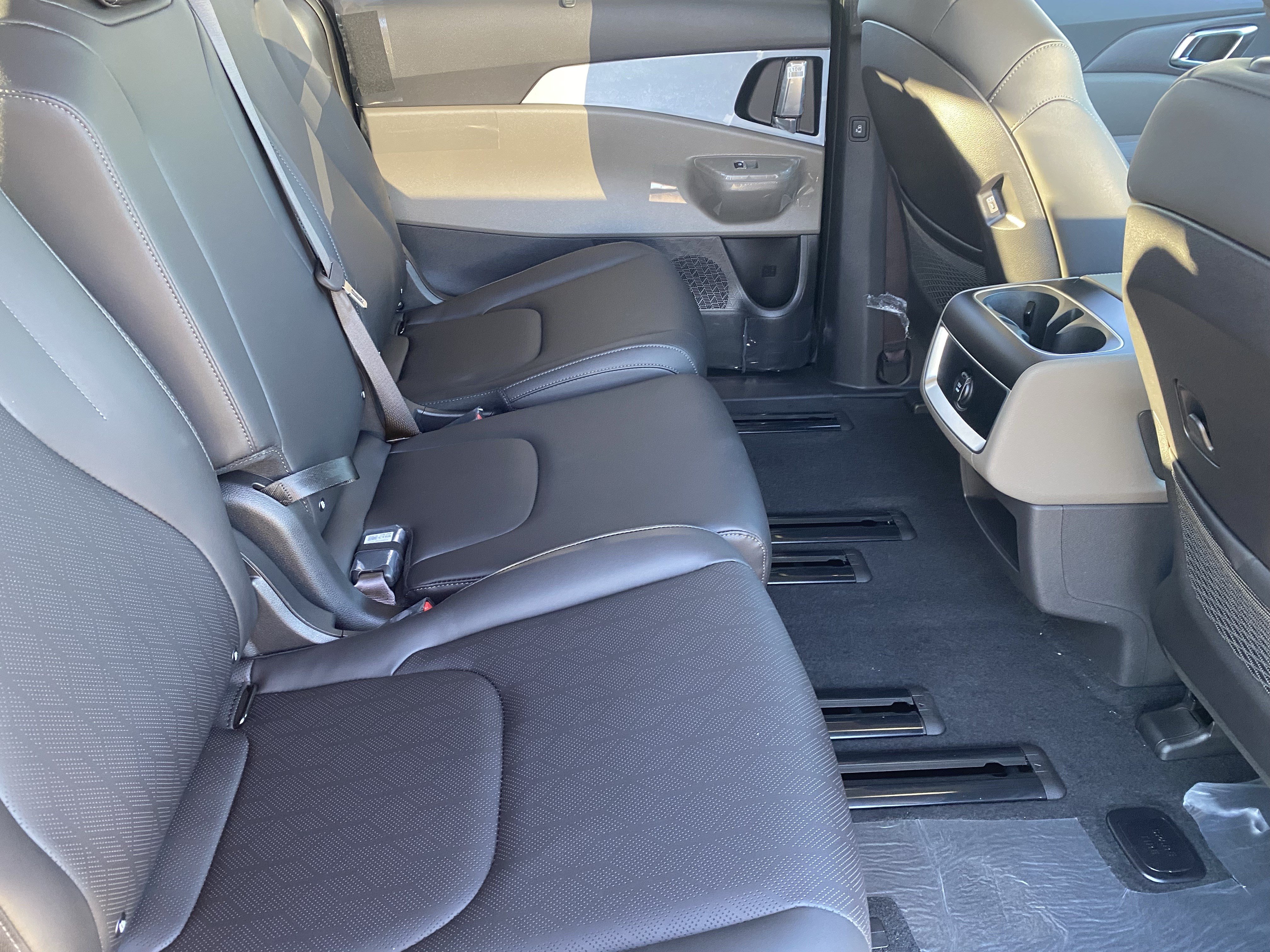 New 2026 Kia Carnival EX FWD image 11