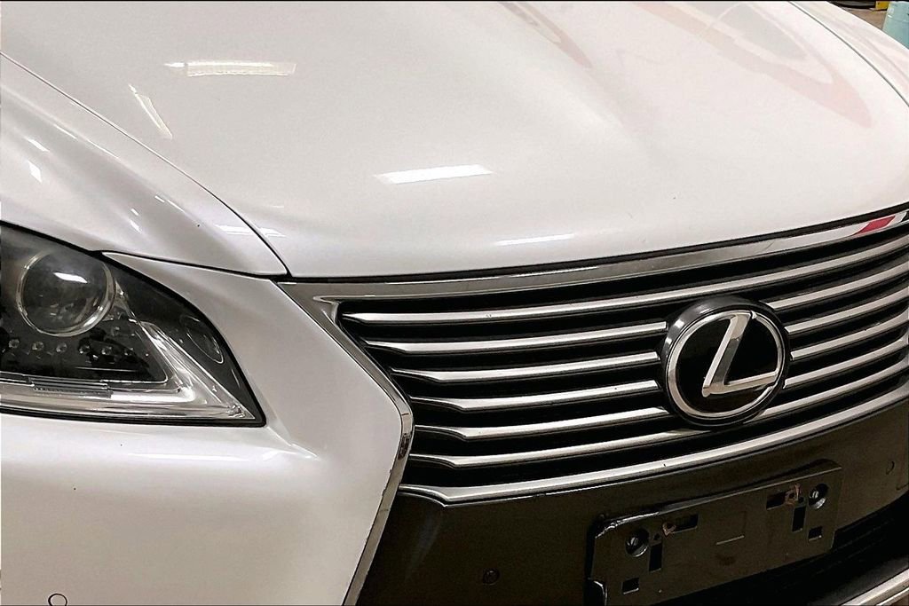 Used 2015 Lexus LS 460 AWD w/ Comfort Package image 28