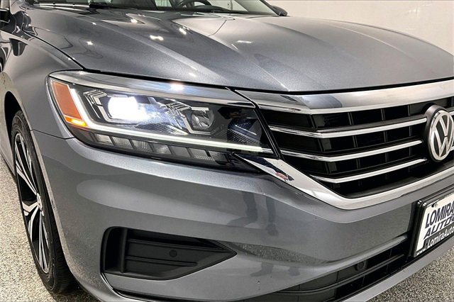 Used 2020 Volkswagen Passat 2.0T SEL image 32