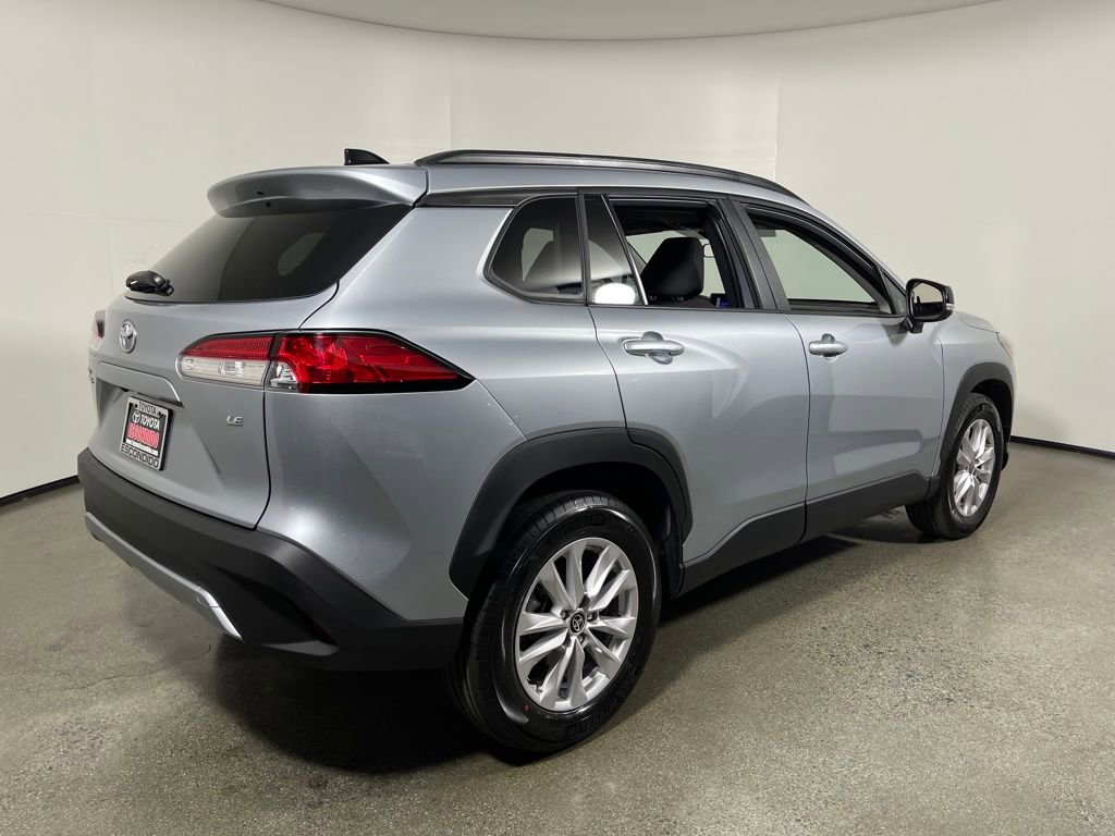 Certified 2025 Toyota Corolla Cross LE image 3