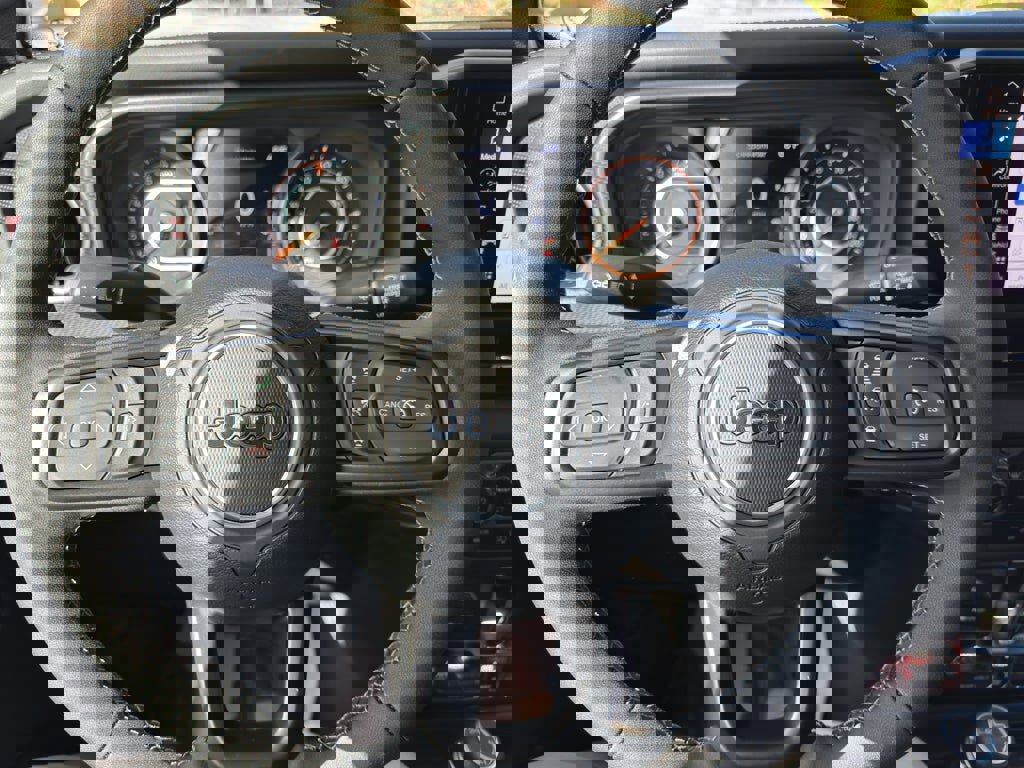 New 2025 Jeep Gladiator Rubicon w/ Convenience Group image 13