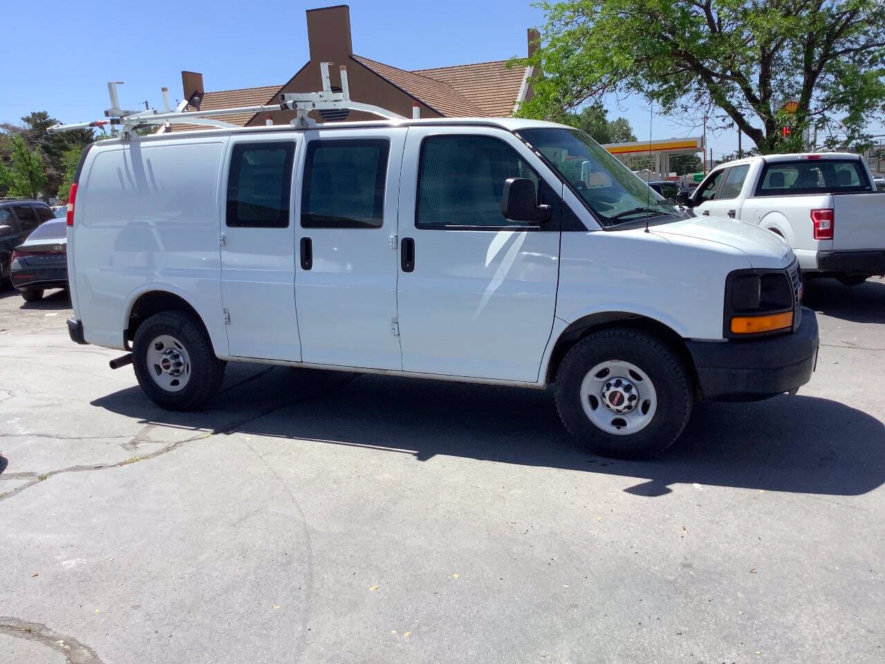 Used 2012 GMC Savana 2500 RWD image 9