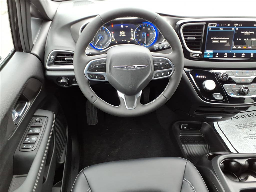 New 2026 Chrysler Voyager LX image 12