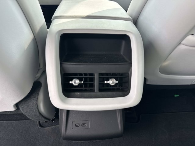 Certified 2024 Cadillac Lyriq Luxury AWD/4WD image 14