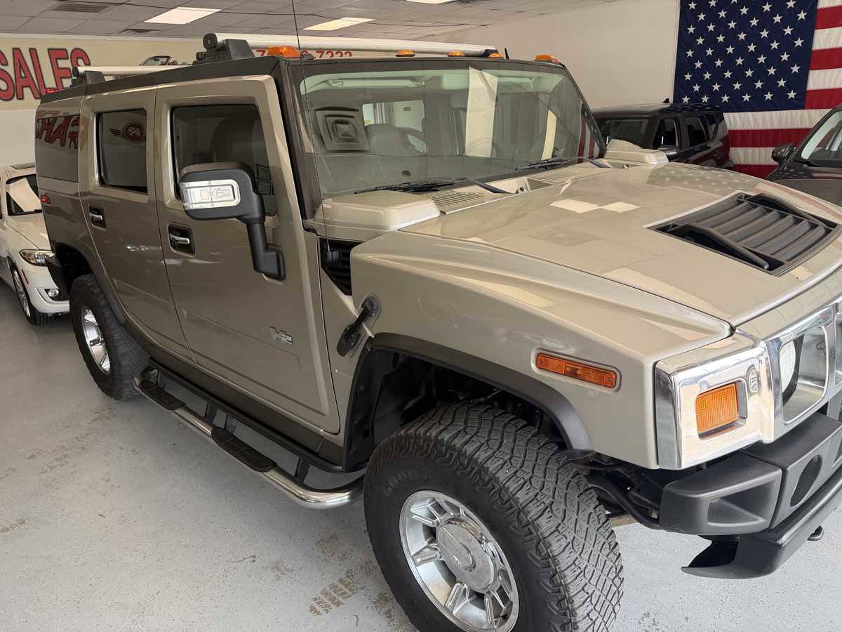 Used 2005 HUMMER H2 image 3