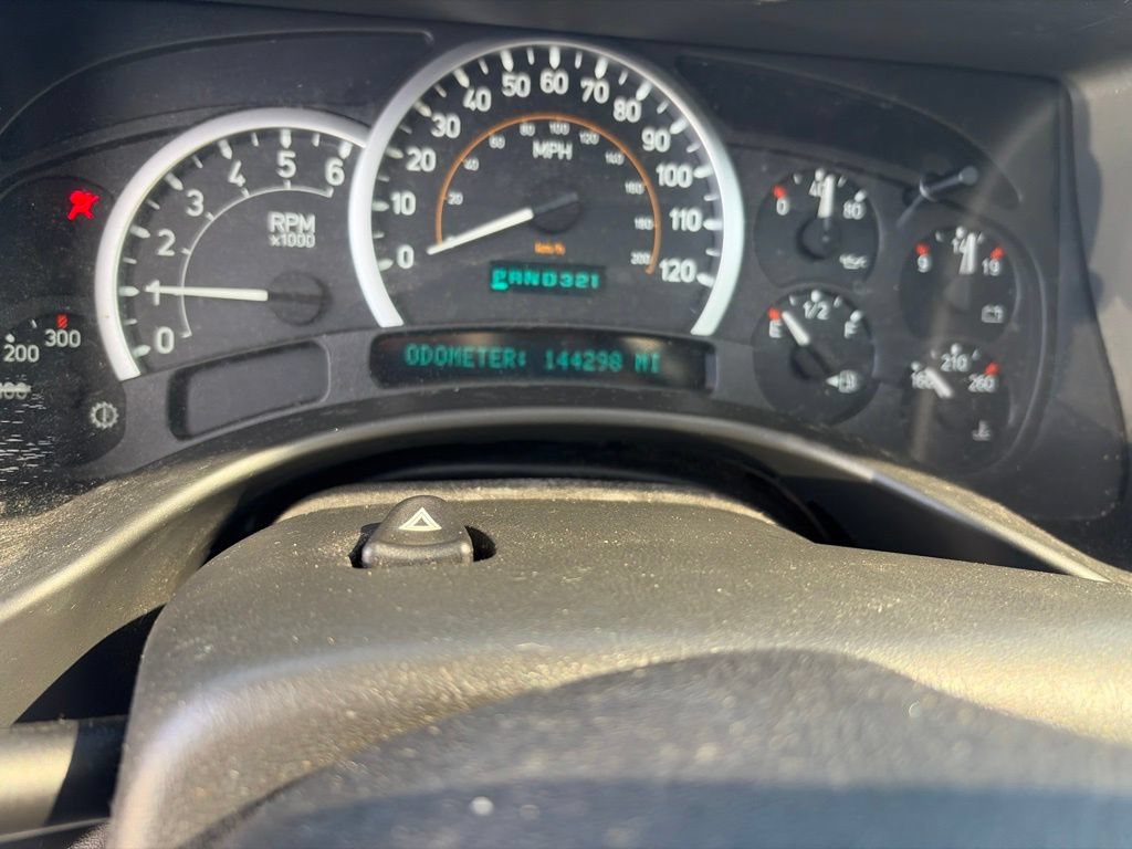 Used 2005 HUMMER H2 SUT w/ Preferred Equipment Group AWD/4WD image 14