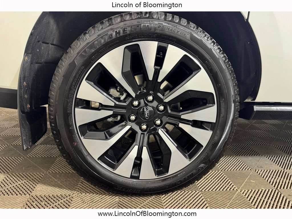 Used 2025 Ford Expedition Max Platinum w/ Driver's Package AWD/4WD image 23