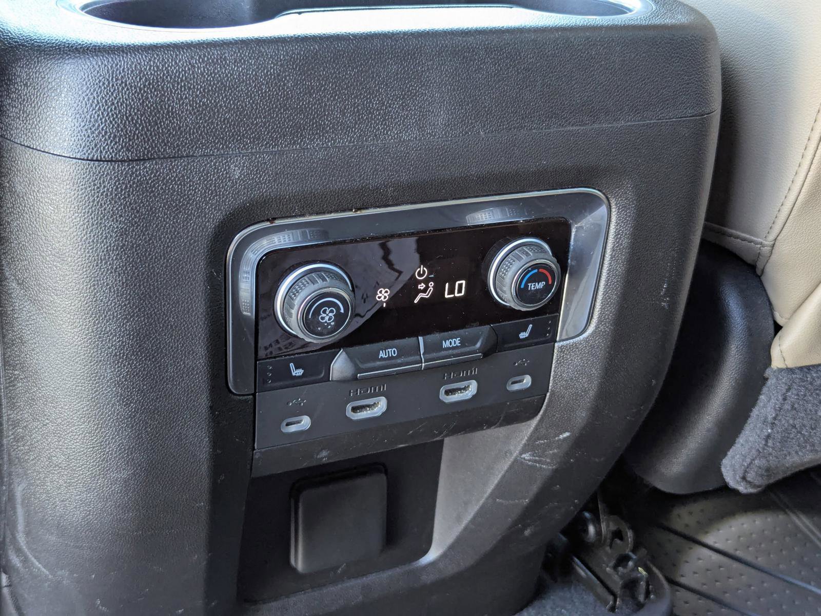 Used 2021 Chevrolet Tahoe Premier w/ Premium Package image 23