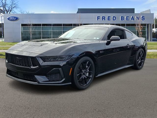 Used 2025 Ford Mustang GT RWD image 3