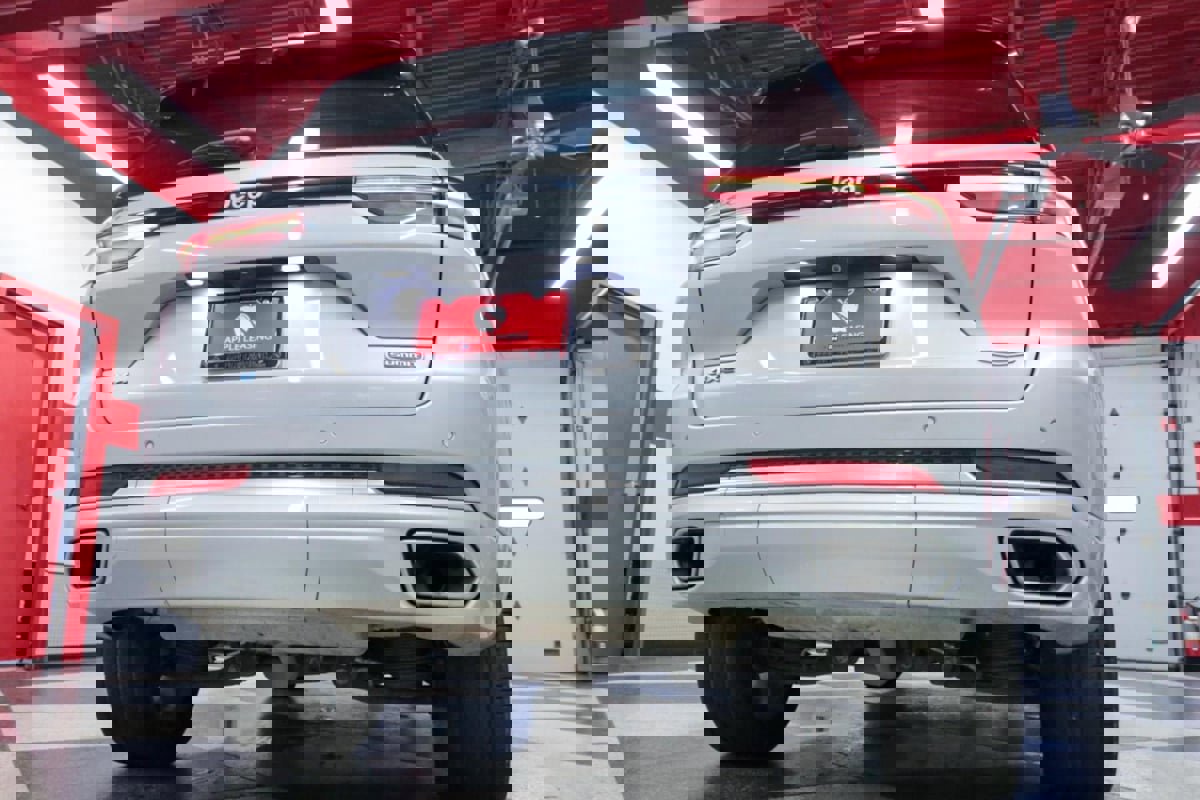 Used 2022 Jeep Grand Cherokee Summit w/ Advanced Protech Group IV image 44