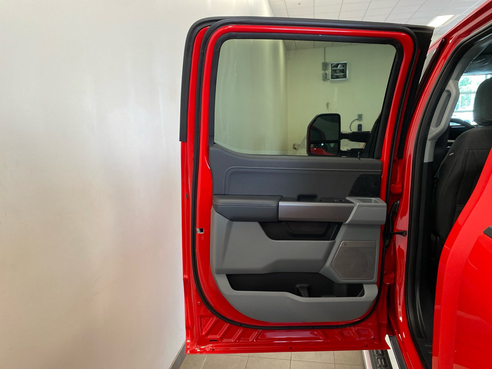 New 2026 Ford F350 XLT w/ XLT Premium Package AWD/4WD image 8