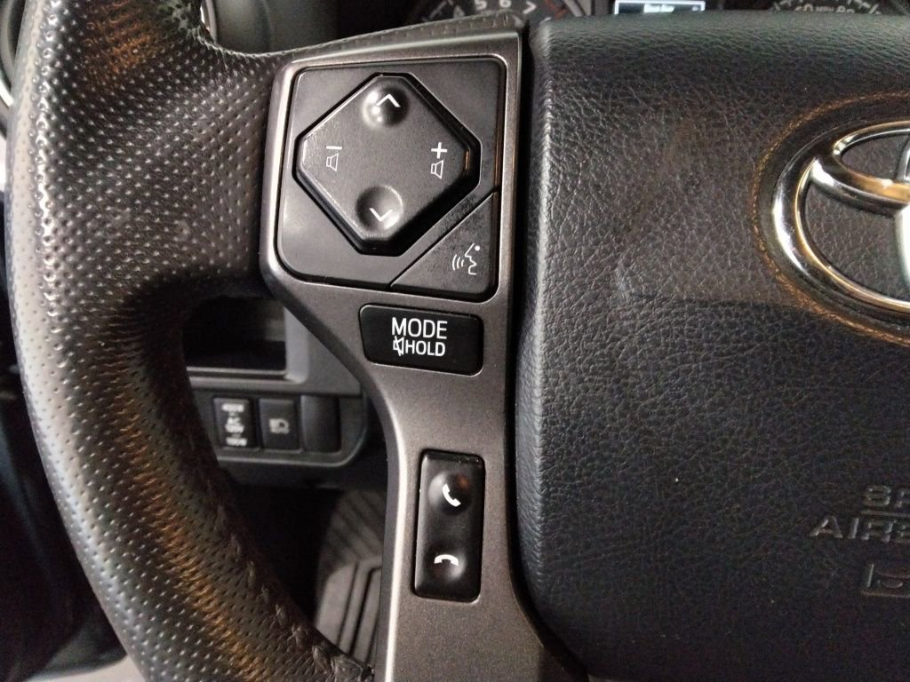 Used 2018 Toyota Tacoma TRD Off-Road image 12