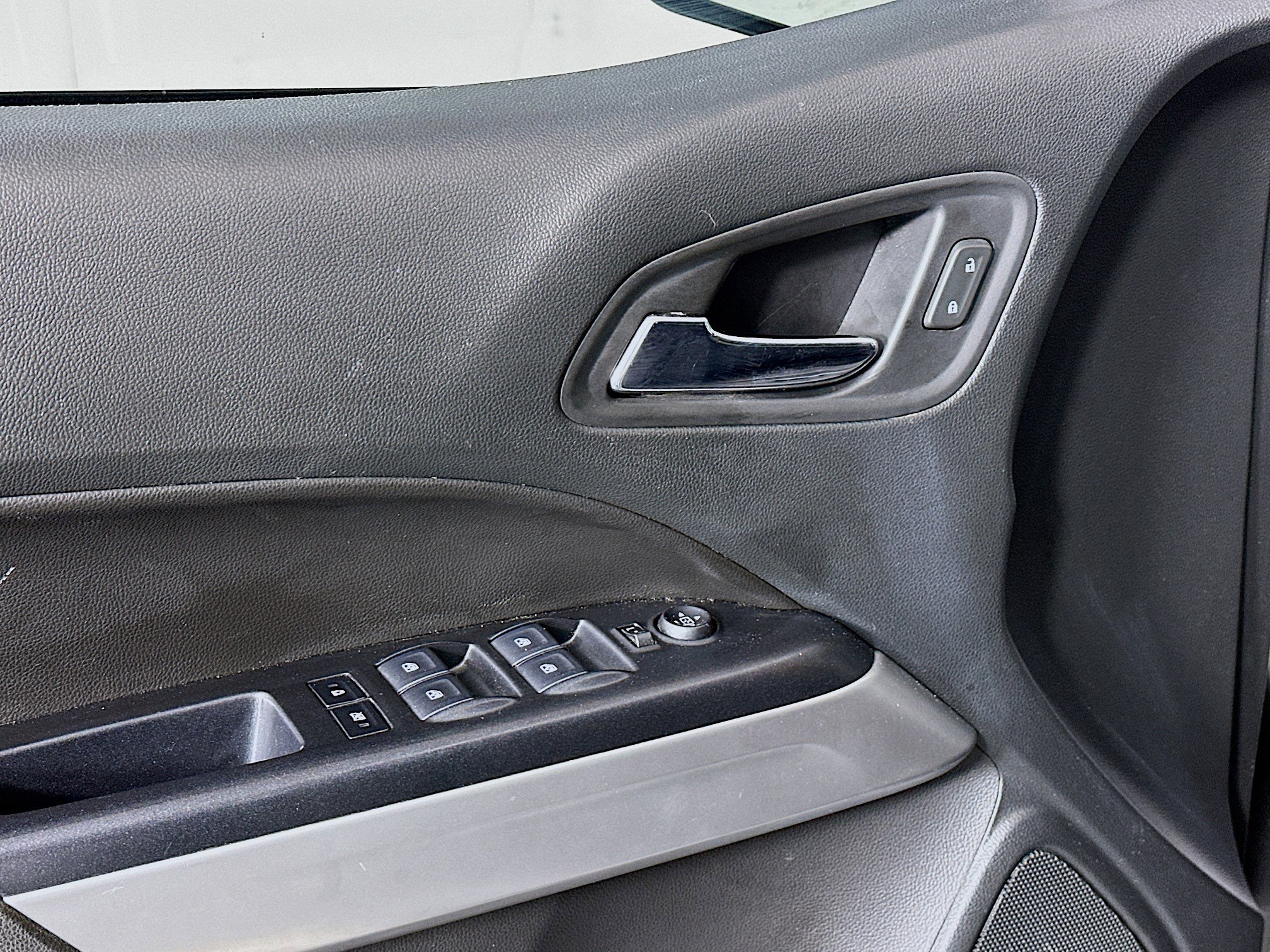 Used 2020 Chevrolet Colorado LT w/ LT Convenience Package image 15