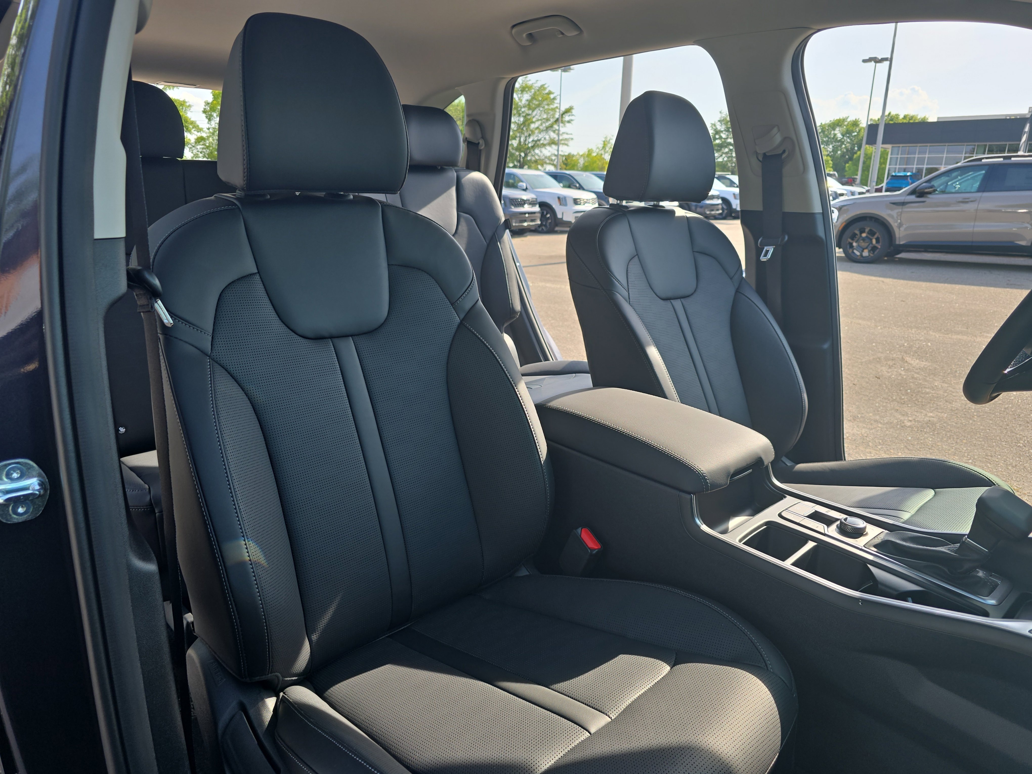 New 2025 Kia Sorento S image 10