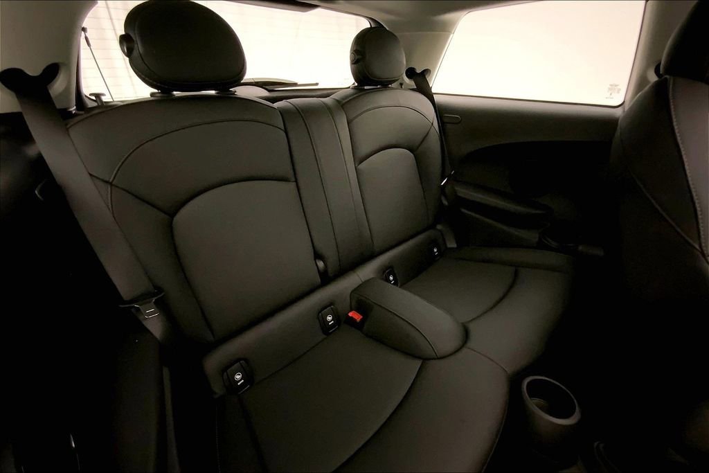 Certified 2024 MINI Cooper 2-Door Hardtop image 15
