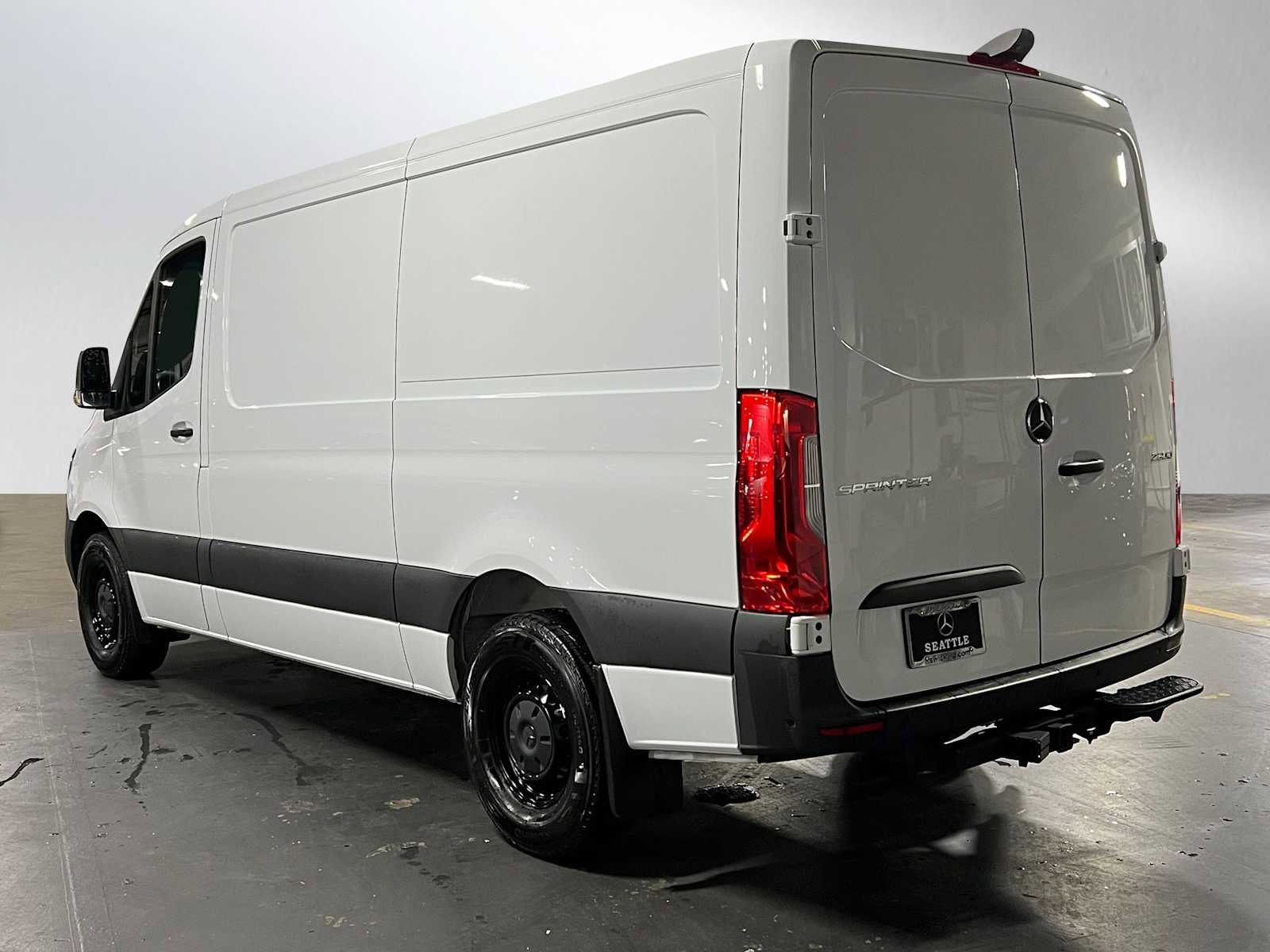 Used 2025 Mercedes-Benz Sprinter 2500 image 5