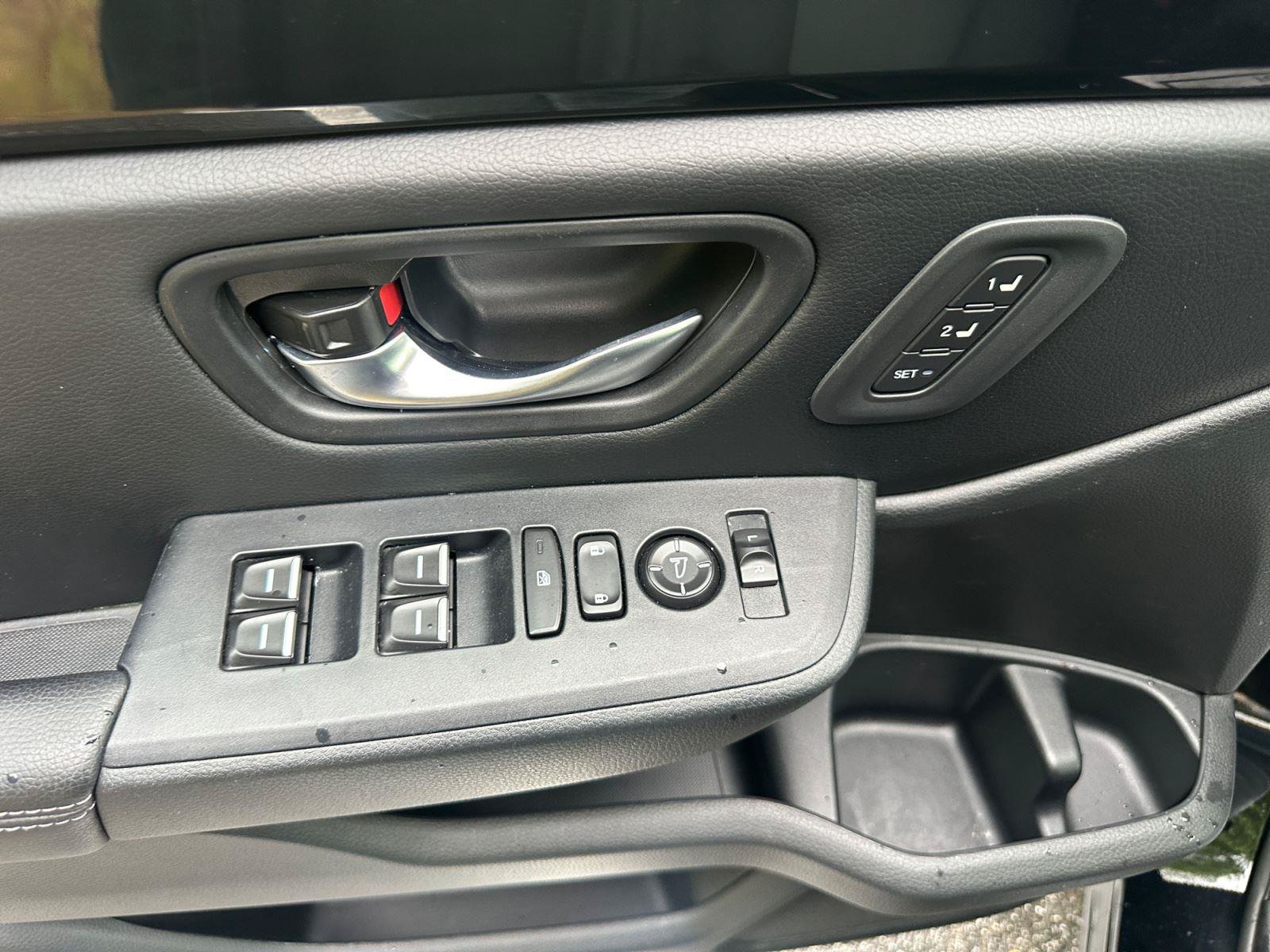 Used 2024 Honda Pilot Touring image 14