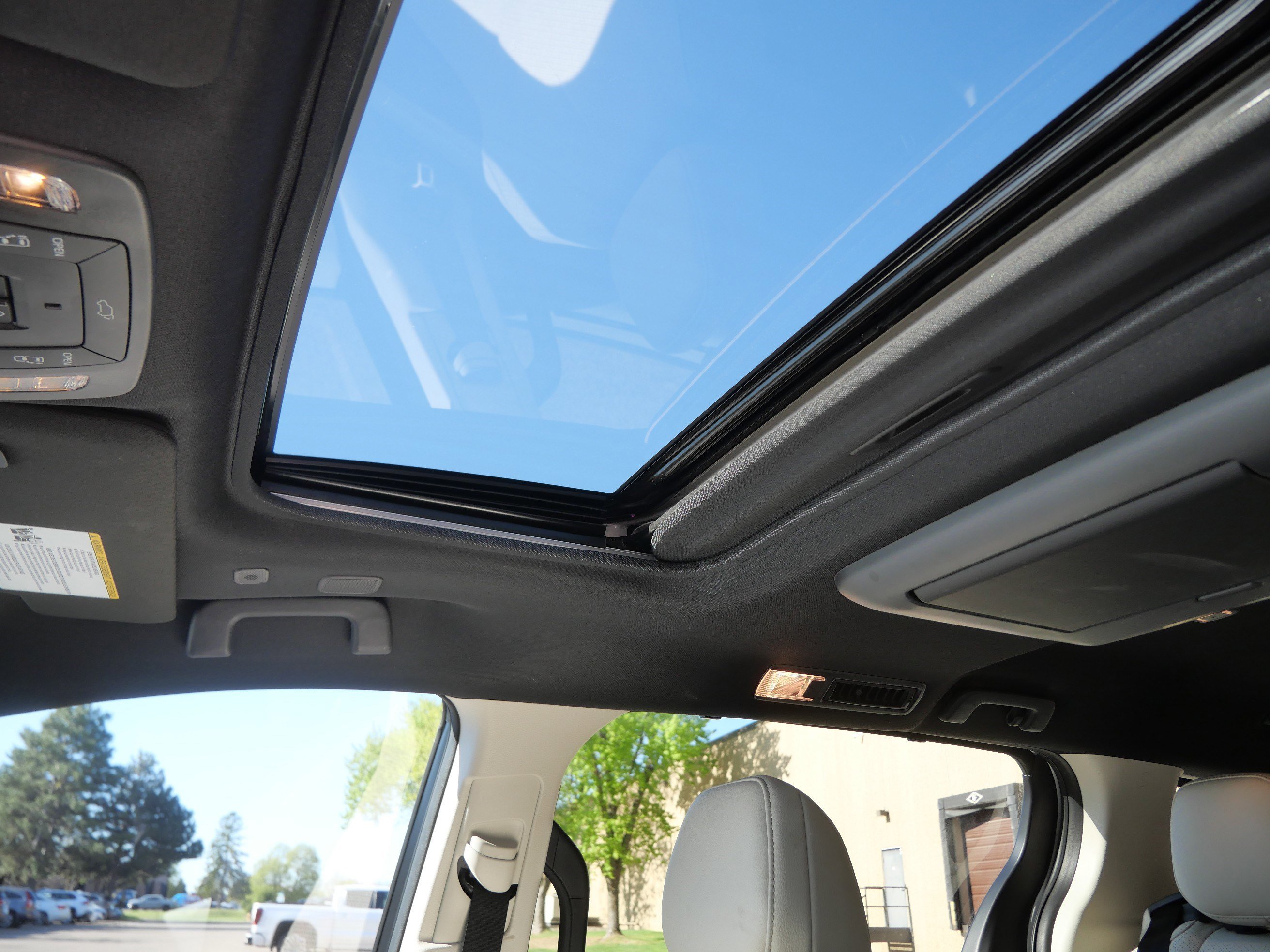 Certified 2025 Toyota Sienna Platinum FWD image 32