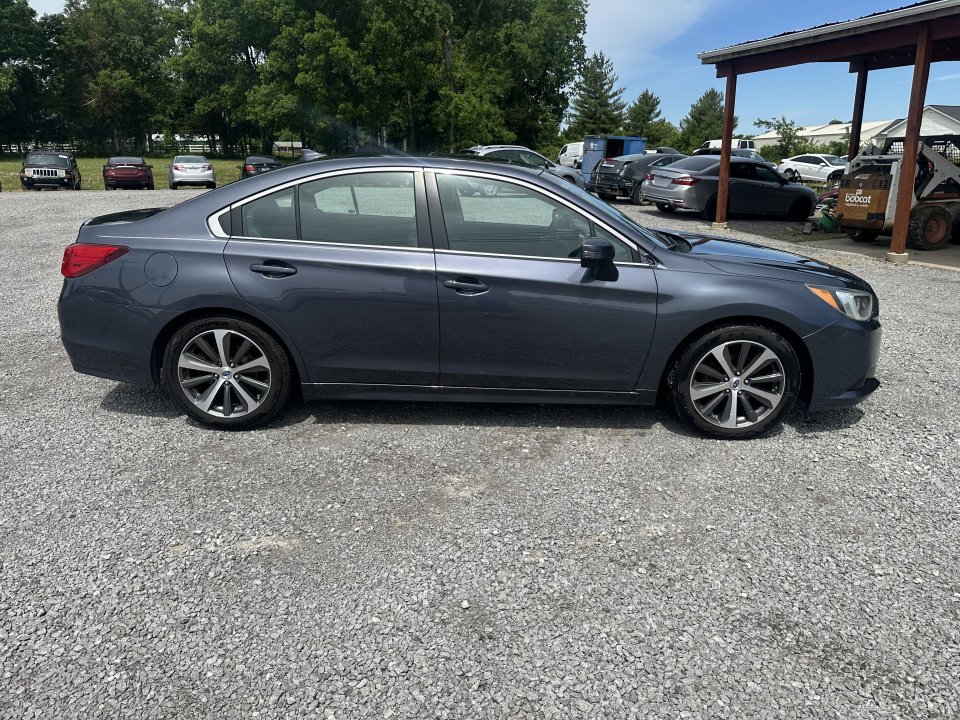 Used 2017 Subaru Legacy 2.5i Limited AWD/4WD image 4