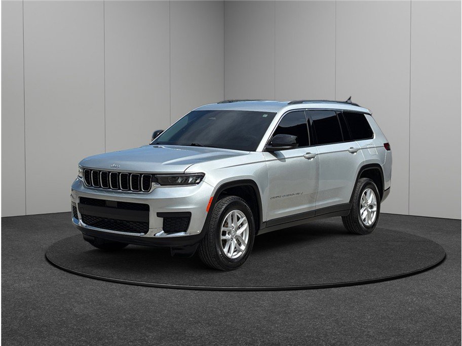 Used 2024 Jeep Grand Cherokee L Laredo image 4