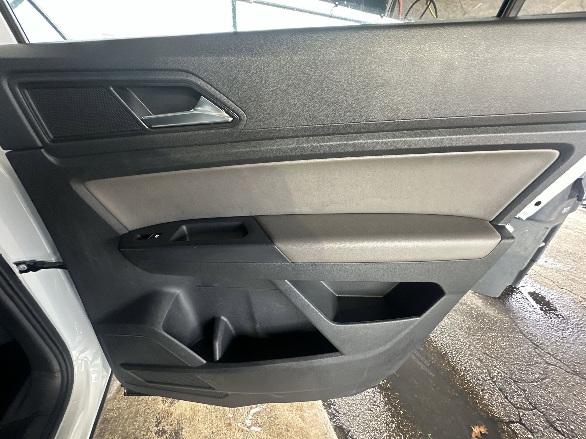 Used 2021 Volkswagen Atlas Cross Sport S image 30