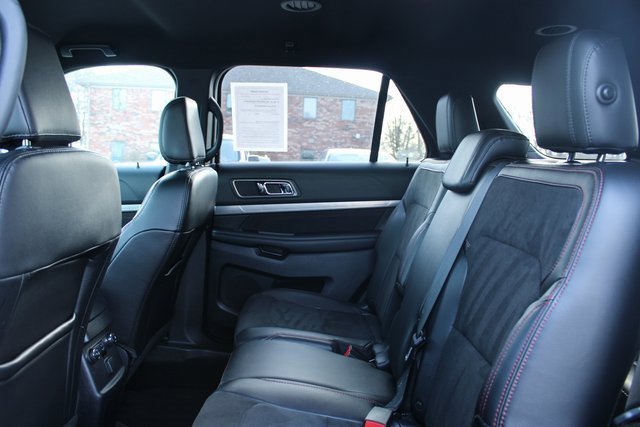 Used 2018 Ford Explorer XLT w/ Equipment Group 202A image 34