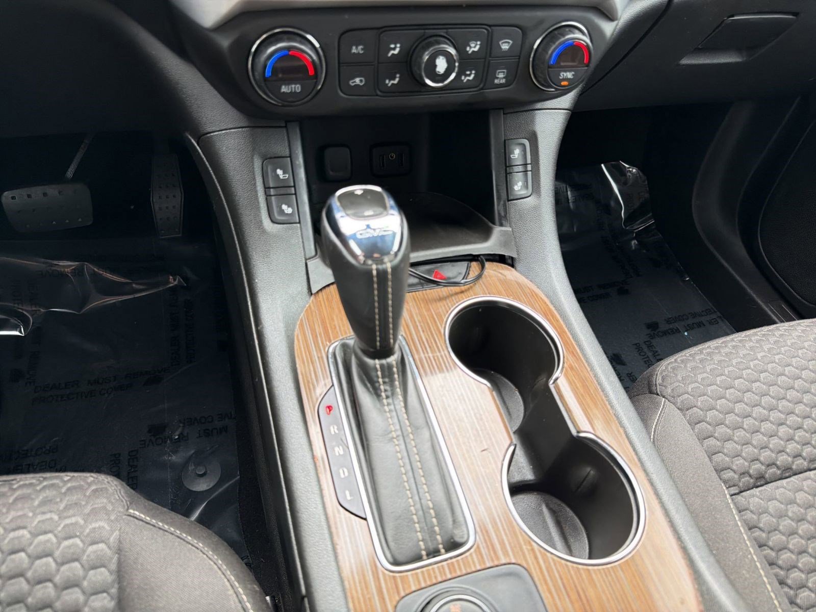 Used 2017 GMC Acadia SLE image 16