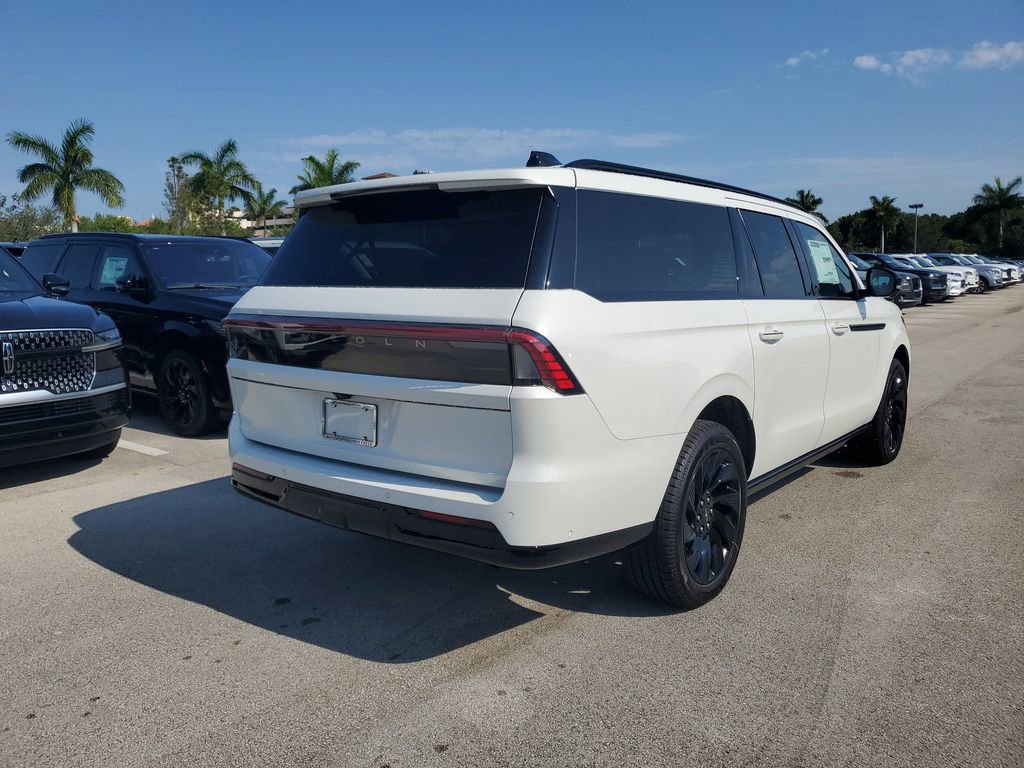New 2025 Lincoln Navigator L Reserve w/ Jet Appearance Package image 4